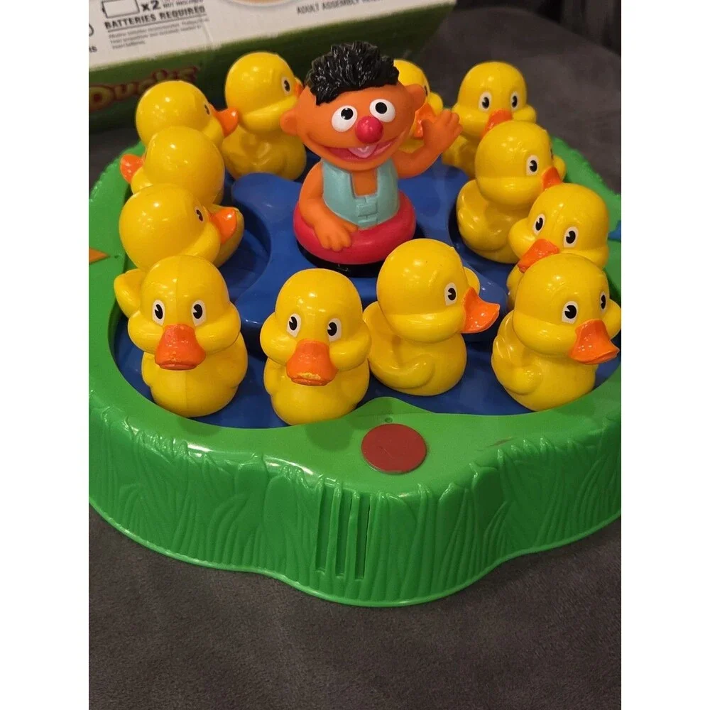 Hasbro Lucky Ducks Sesame Street Edition Board Game Complete Tested and Works